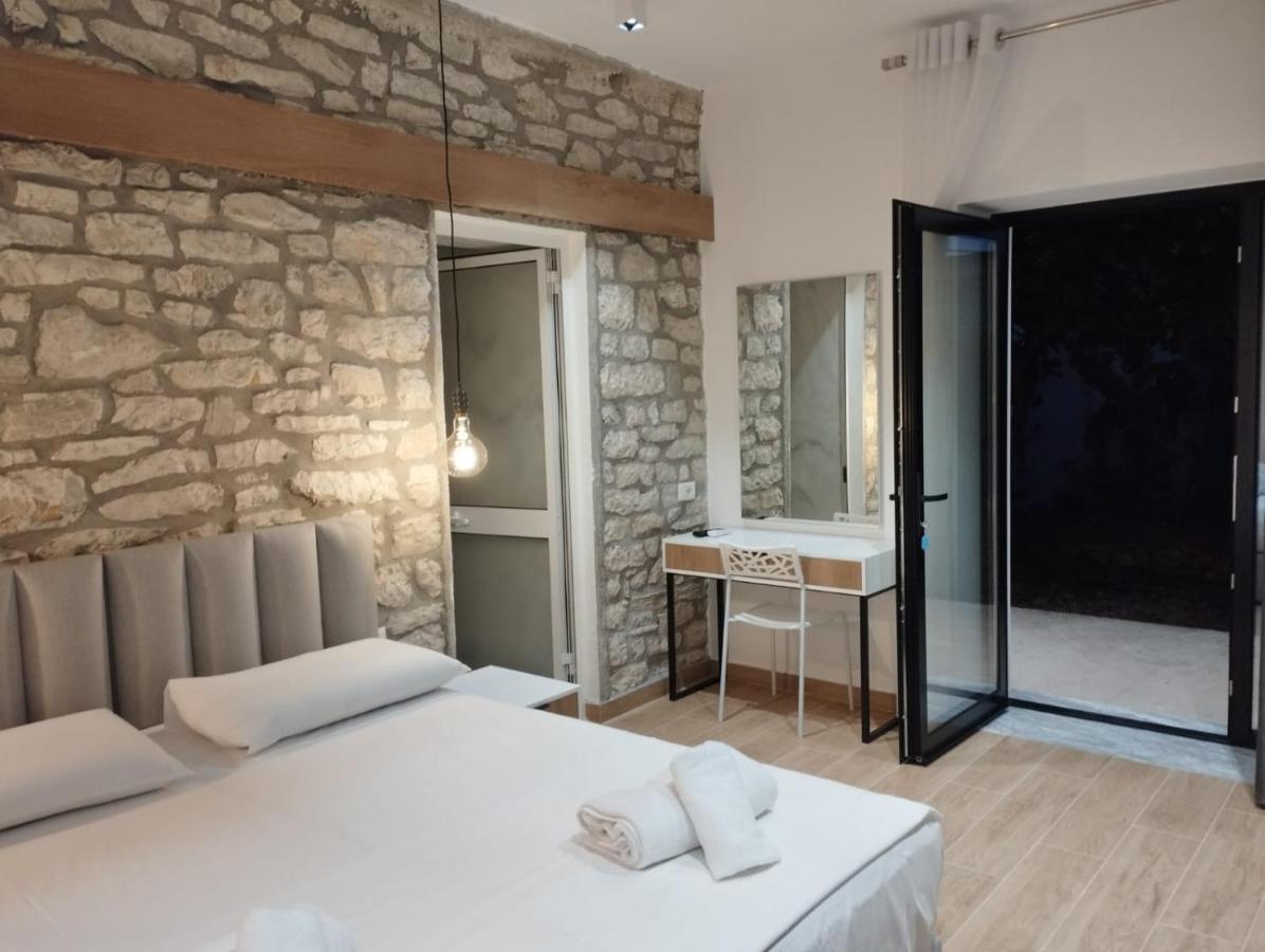 Comfort Guest Rooms Vila Hm Саранда Экстерьер фото