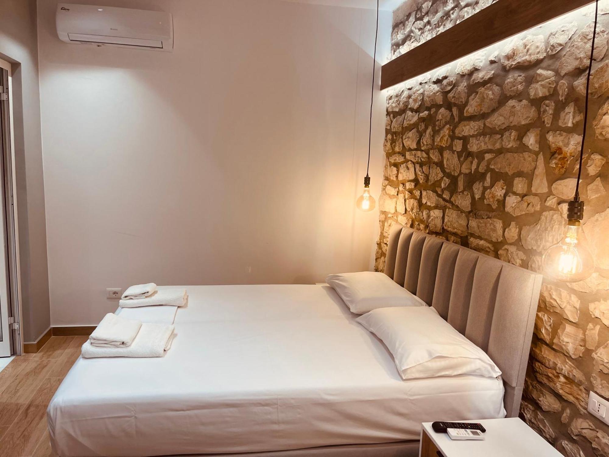 Comfort Guest Rooms Vila Hm Саранда Экстерьер фото
